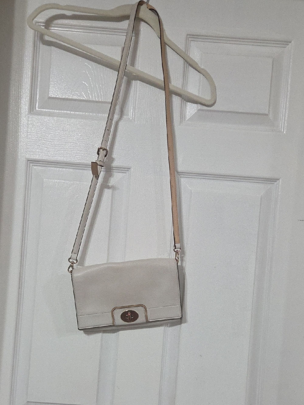 Kate Spade Cream Crossbody Shoulder Bag with Turn-Lock Closure